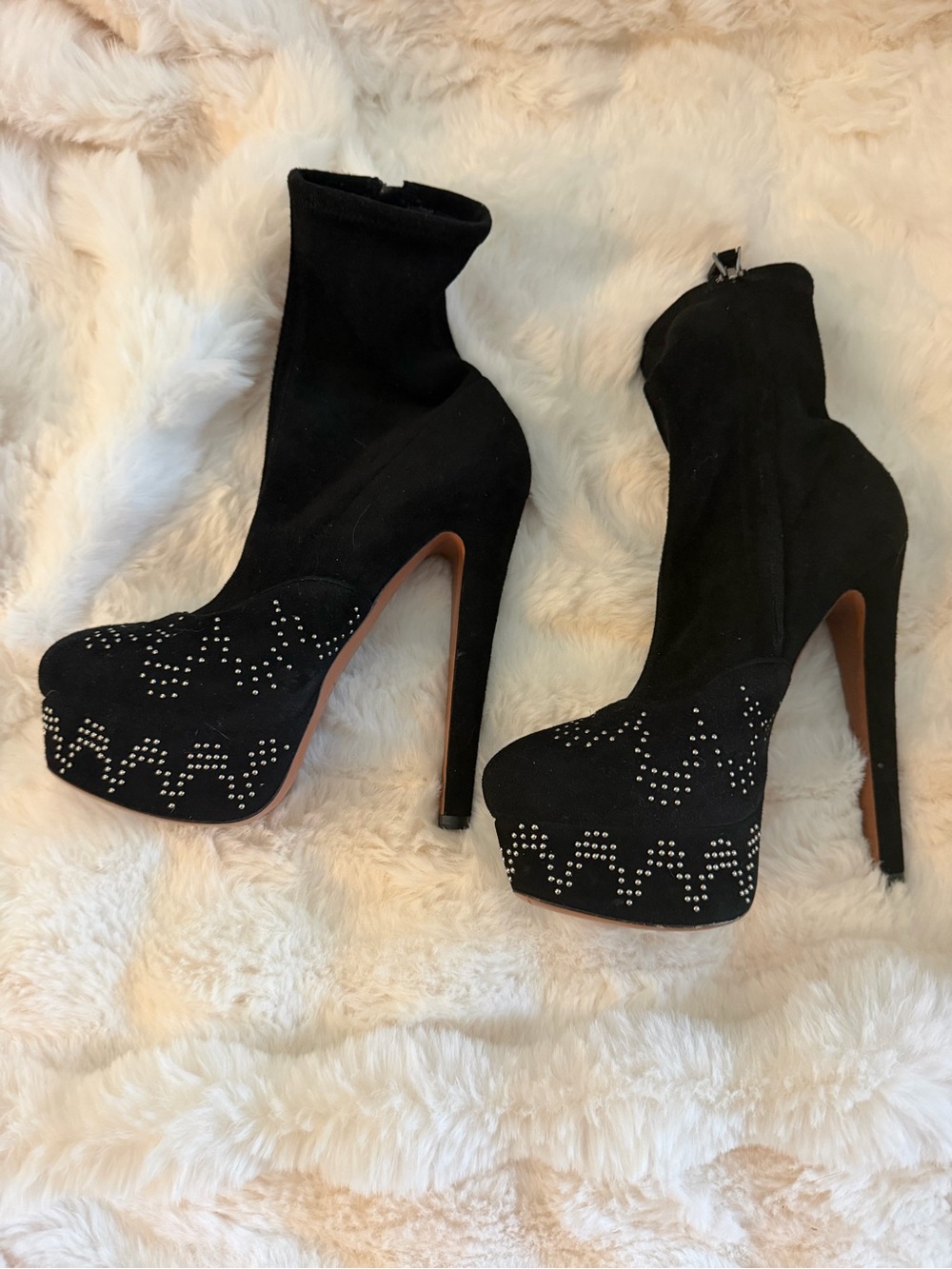 Alaïa Black Suede Studded Platform Ankle Boots - Picture 11 of 13